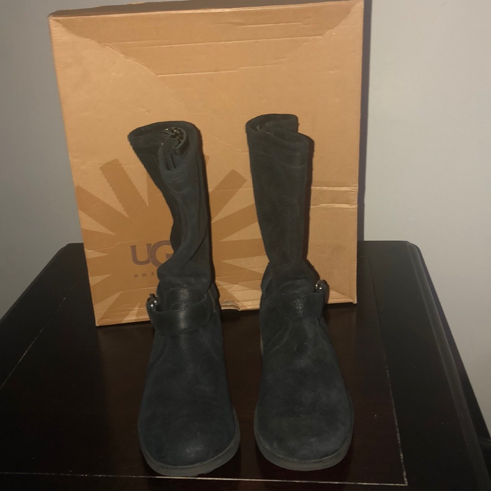 UGG